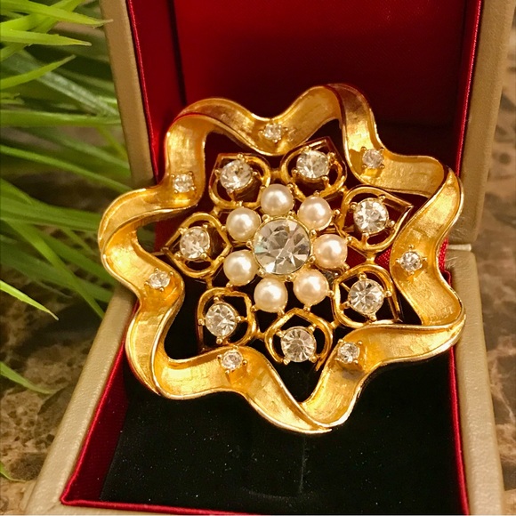 Sarah Coventry Jewelry - Vintage 3 in 1 Sarah Coventry Starlit Trio Brooch, Faux Pearls Flower Broach